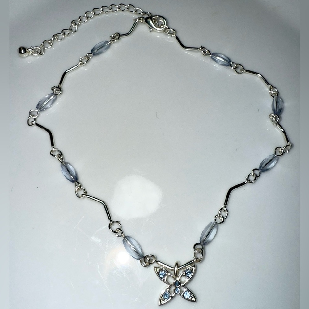 $2🦋Vintage Silver Butterfly Necklace🦋$2 WHEN BUNDLED WITH 3 OR MORE ITEMS - Picture 9 of 16